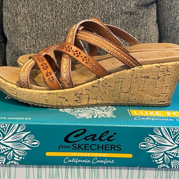 Skechers Cali Brown Tan Wedge Sandals Luxe Foam Beverlee Tiger Possee - Picture 1 of 11